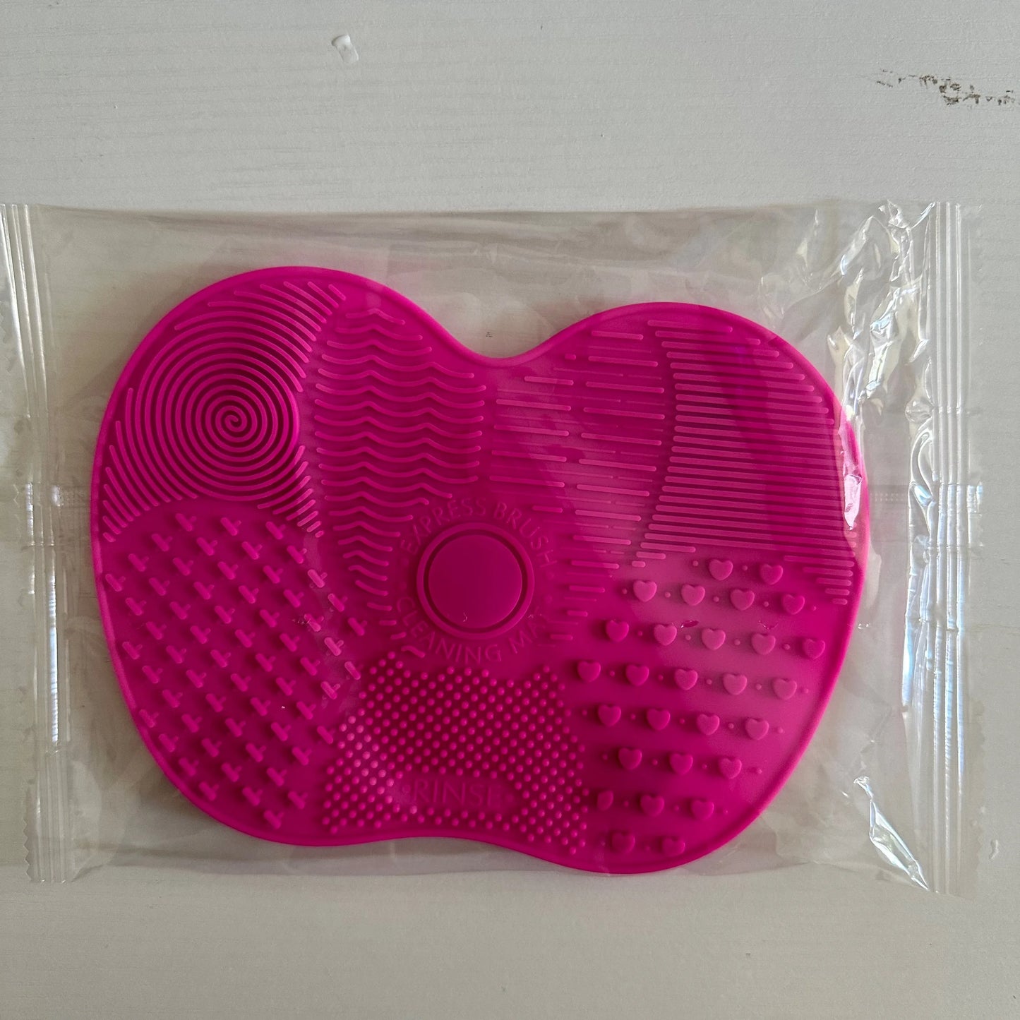 1Pc Silicone Apple-Shaped Makeup Brush Cleaner Pad With Suction Cup For Effective Cosmetic Tool Cleaning